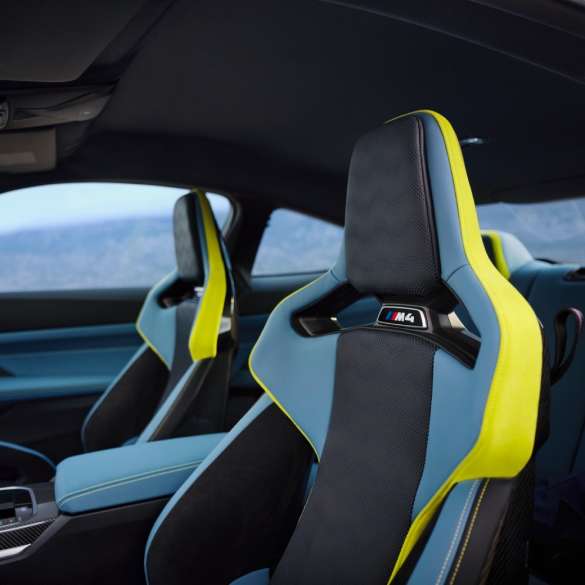 全新BMW M4双门轿跑车图片