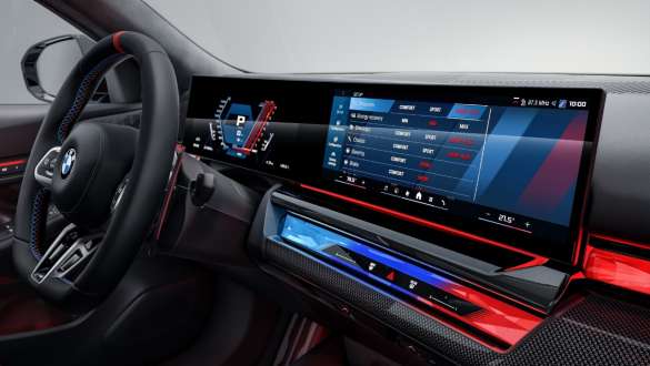 BMW M5 黑色高光M尾部挡板 BMW M5 黑色高光M尾部挡板