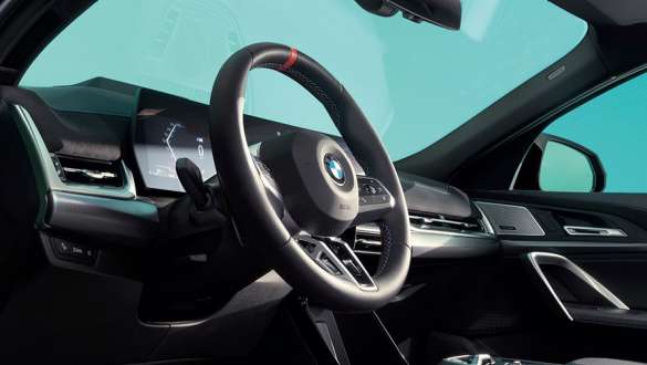 创新宝马X2立体侧颜