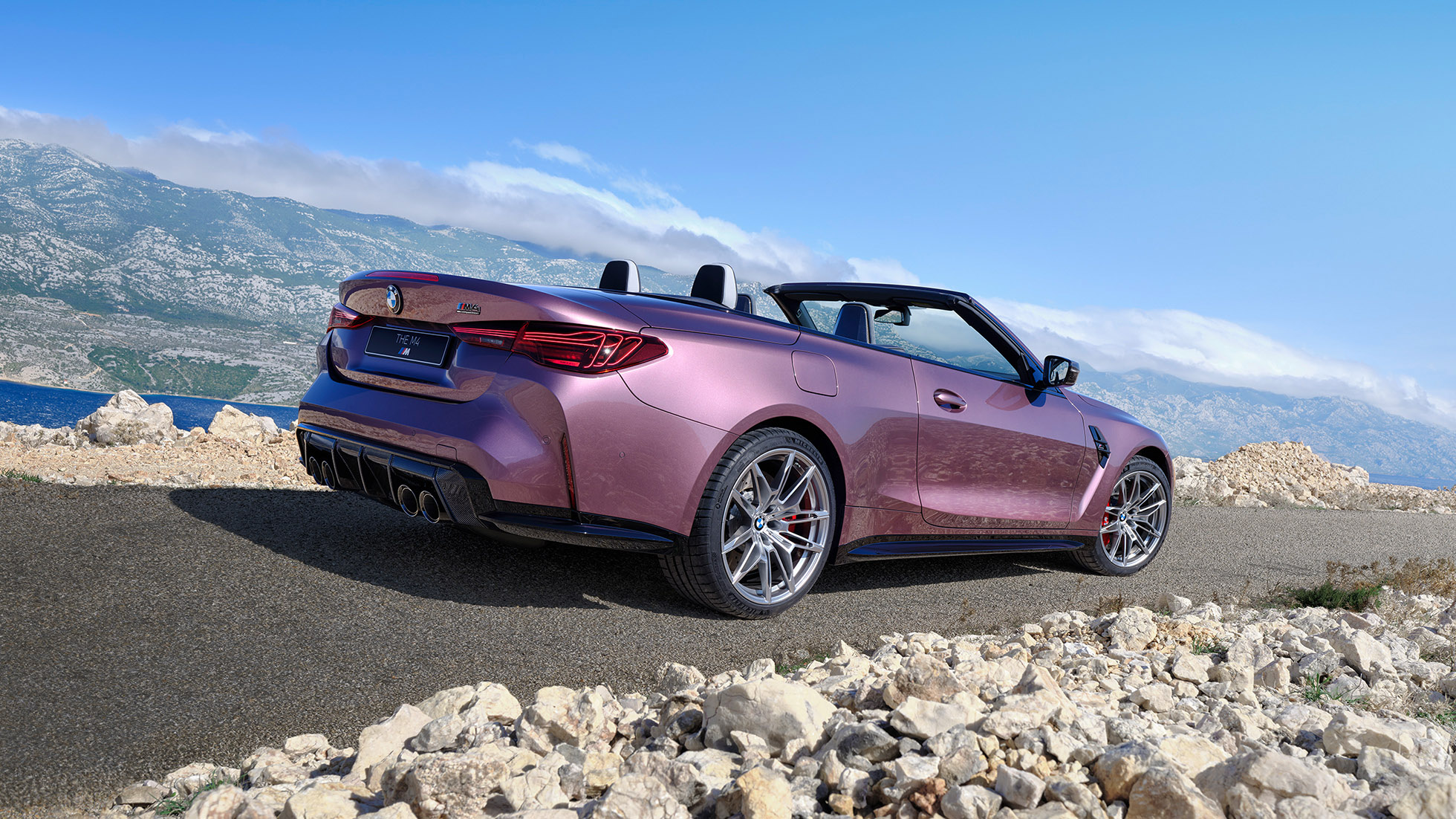 全新BMW M4双门轿跑车图片