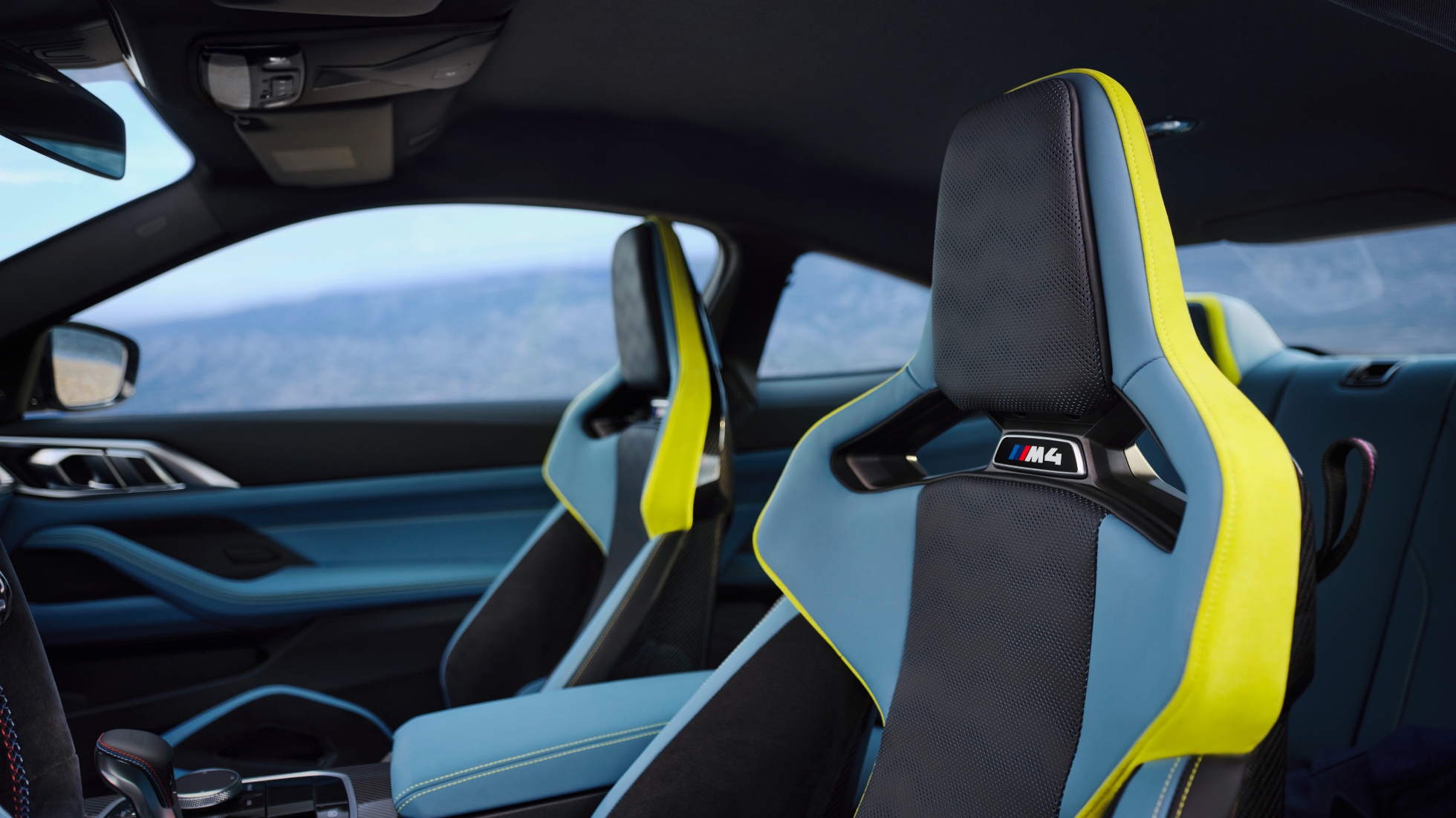 全新BMW M4双门轿跑车图片